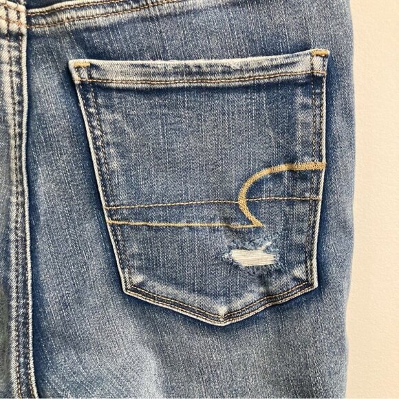 AMERICAN EAGLE Sz 6 Distressed Highest Rise Jeggings Light Wash NWT - Picture 5 of 15